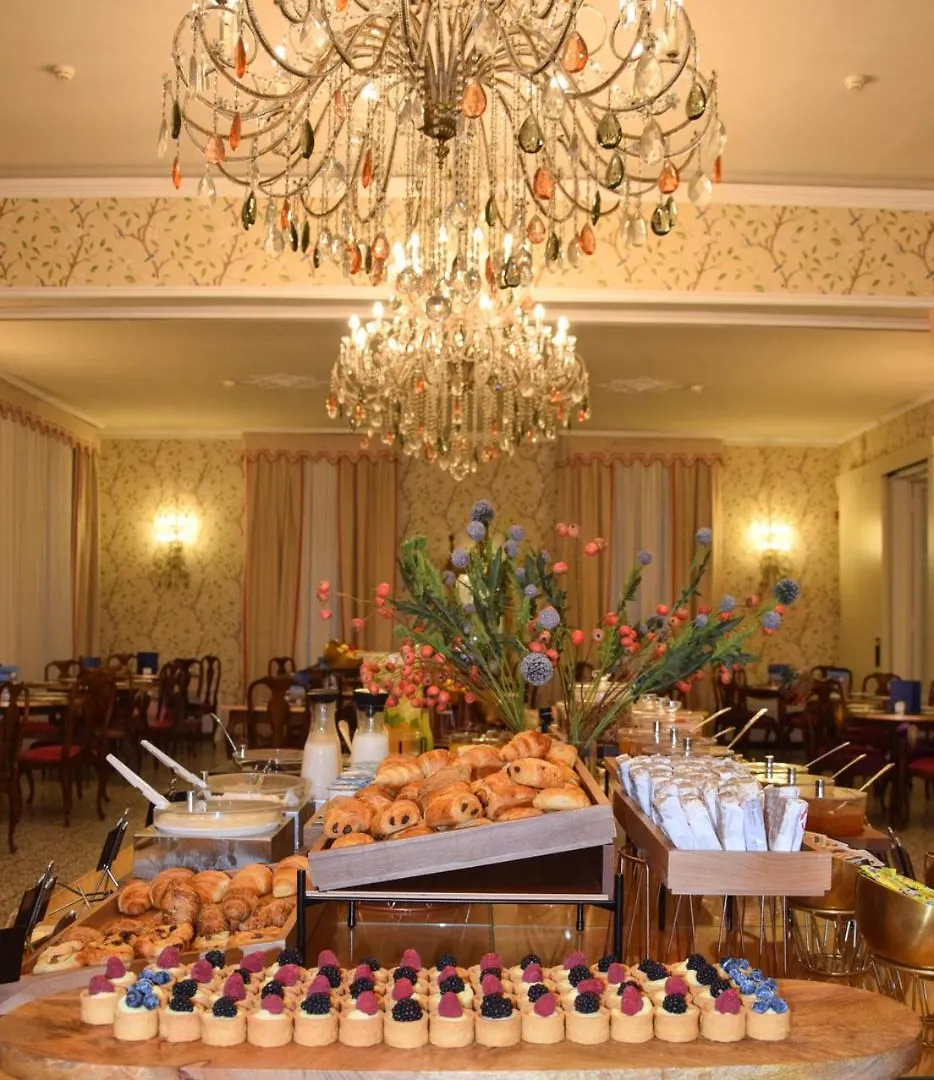 Palace Hotel Viareggio 4*,